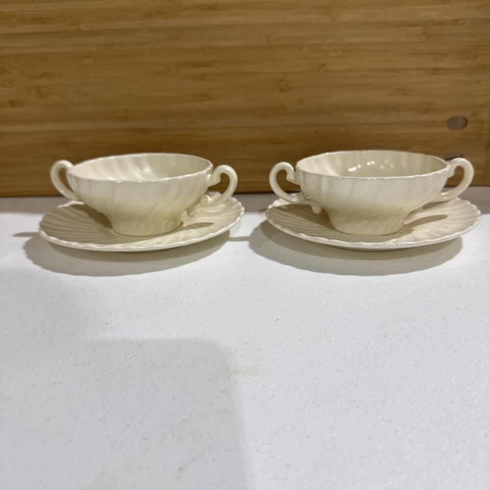 VTG Set Of 2 Franciscan Coronado Swirl Off White Flat Cream Soup Bowls & Saucers